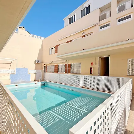 Global Properties, Practico Con Piscina En La Playa De Canet